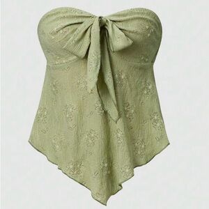 Textured knotted strapless top